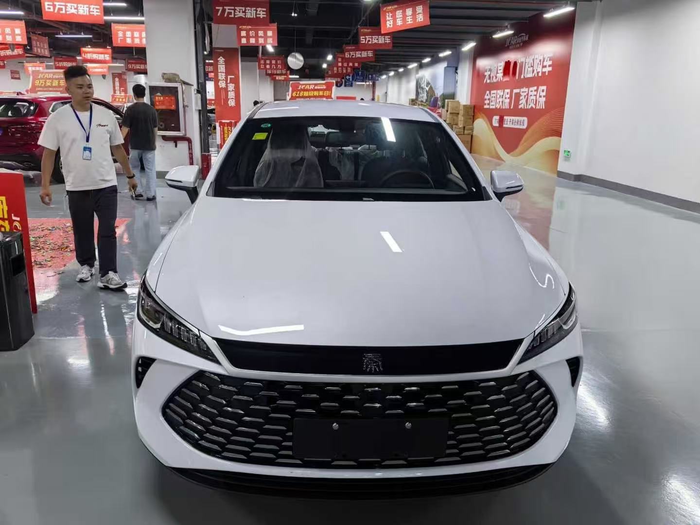 比亚迪秦 (9).jpg